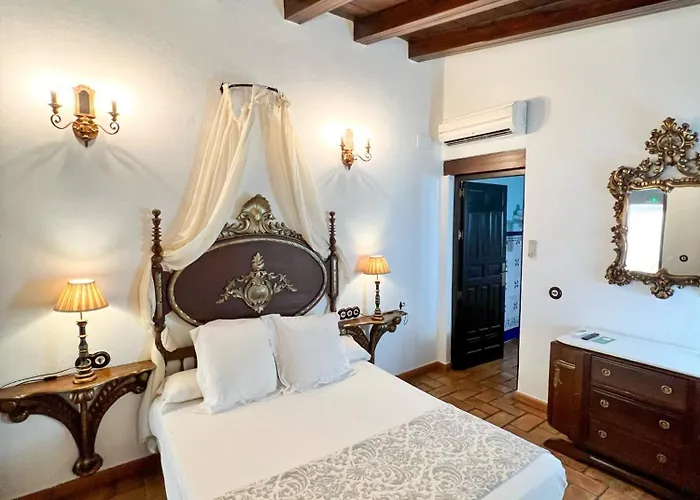 Hostal Servilia Carmona 